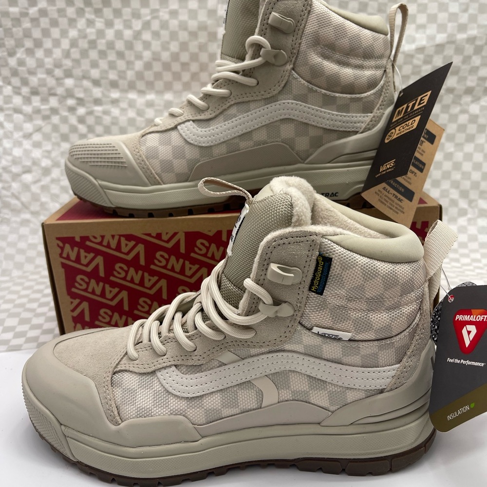 Vans WMNS' UltraRange EXO Hi Gore-Tex
Cream Lace Up Boot
Mte2
Checkerboard Birch - Picture 2 of 16